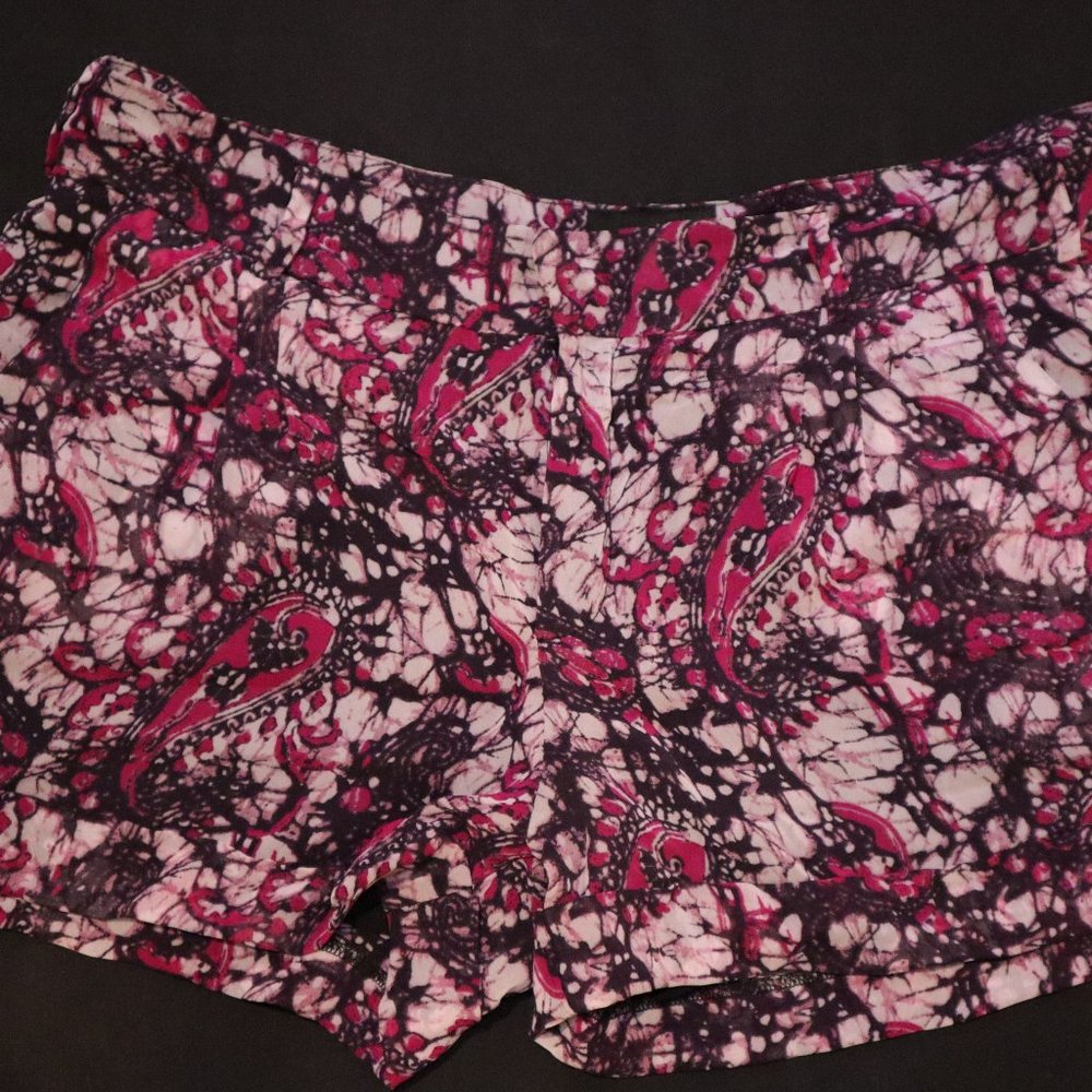 Paisley Abstract Shorts with Pockets Fully Lined. Size Small.